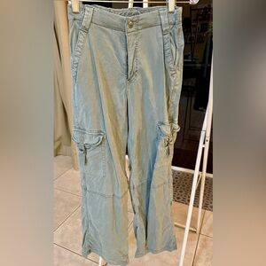 American Eagle Outfitters Cargo Pants in Sage